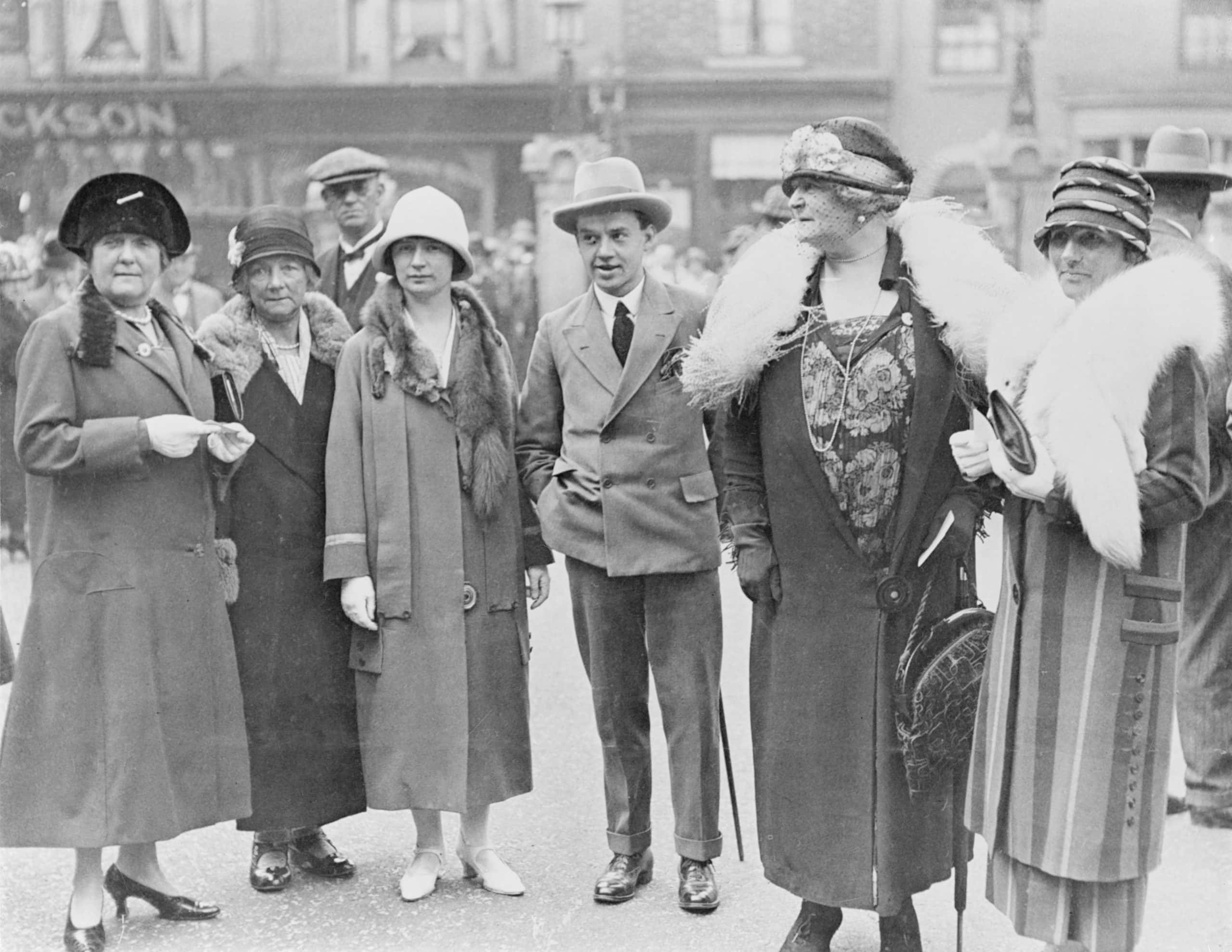 Daisy Greville facts