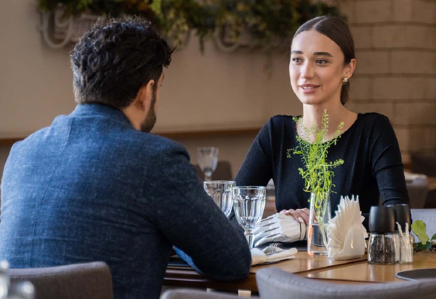 These First Date Red Flags Will Have You Swiping Left