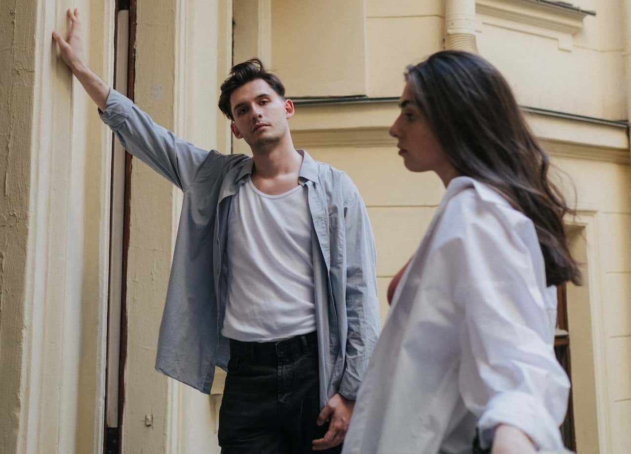 These First Date Red Flags Will Have You Swiping Left