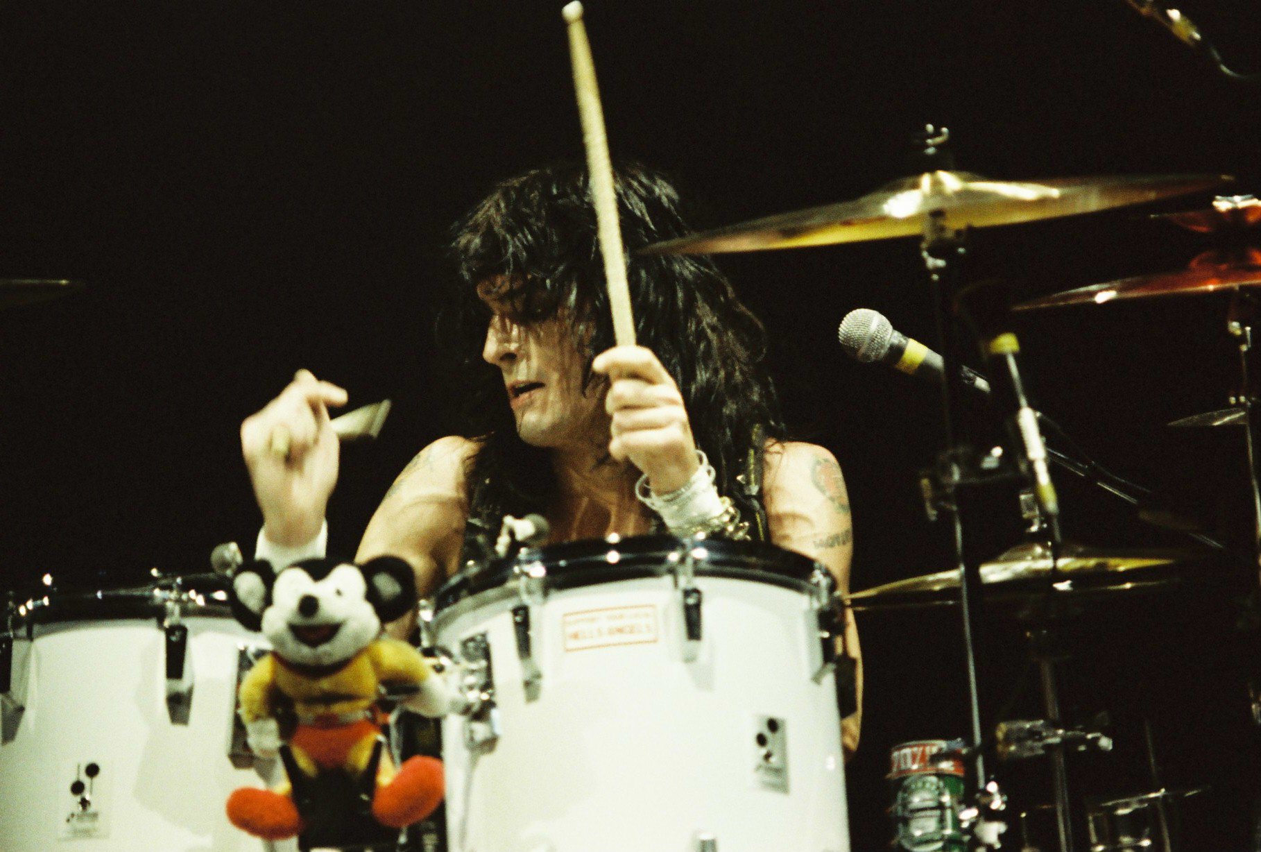 Tommy Lee performing live onstage