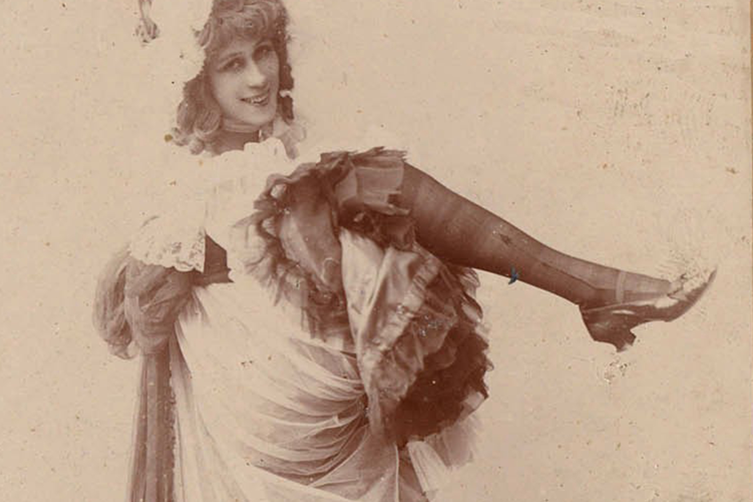 The Woman Who Inspired Baz Luhrmann’s “Moulin Rouge”