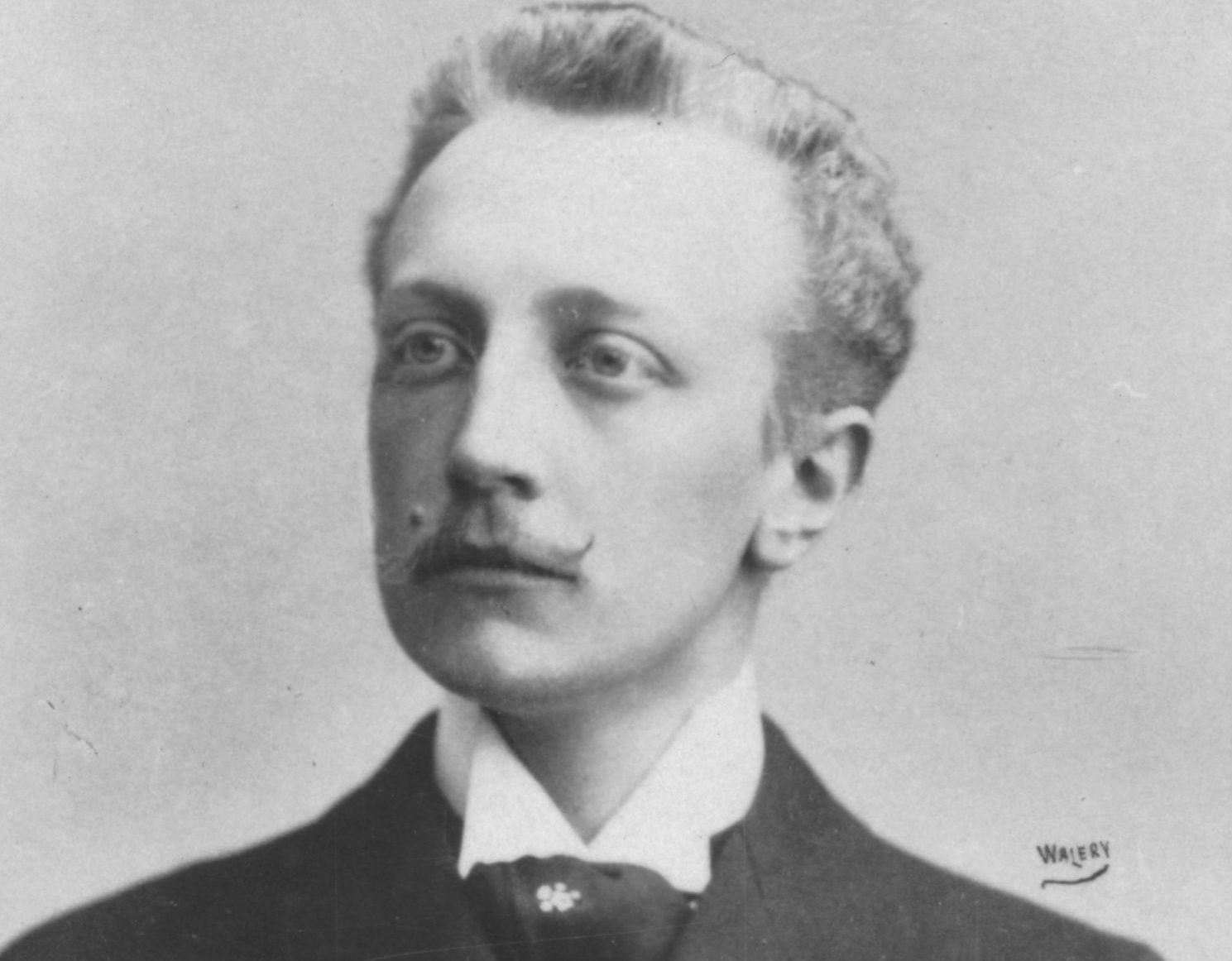 Caroline Lacroix Facts