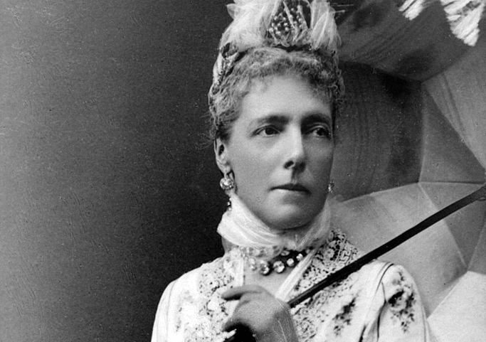 Caroline Lacroix Facts