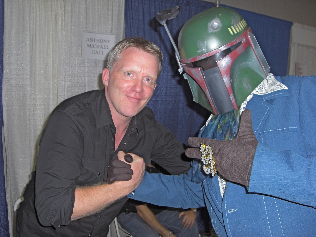 https://en.wikipedia.org/wiki/File:Anthony_Michael_Hall_%26_Boba_Phat.JPG