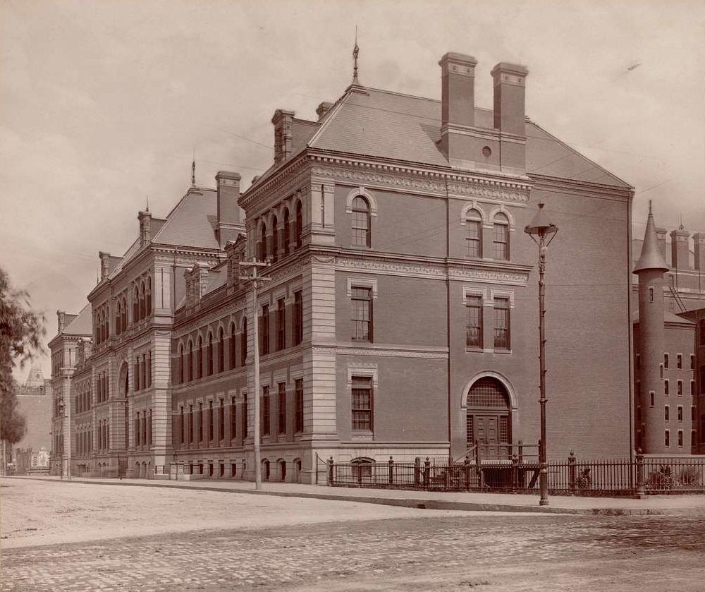 Sumner Redstone Facts