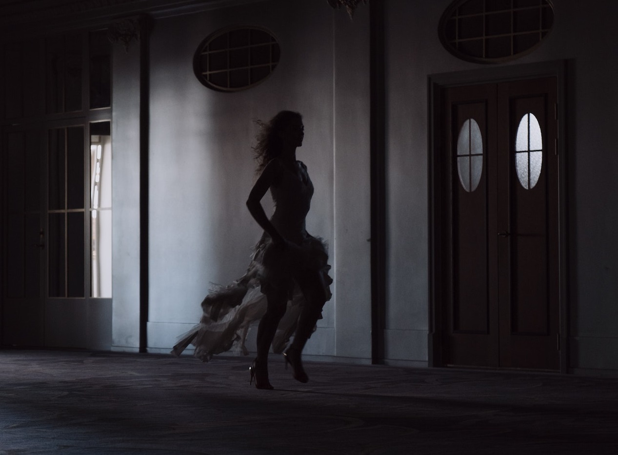 Silhouette of woman runningSilhouette of woman running