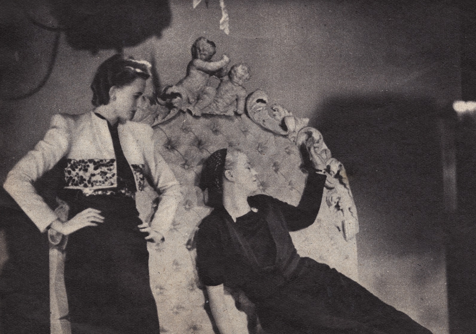 Fashion shoot by photographer Lee Miller in studio - 1940