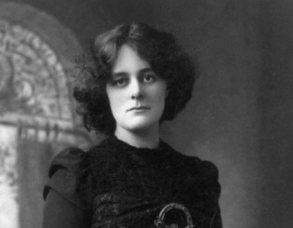 Maud Gonne in black dress looking at front - 1903