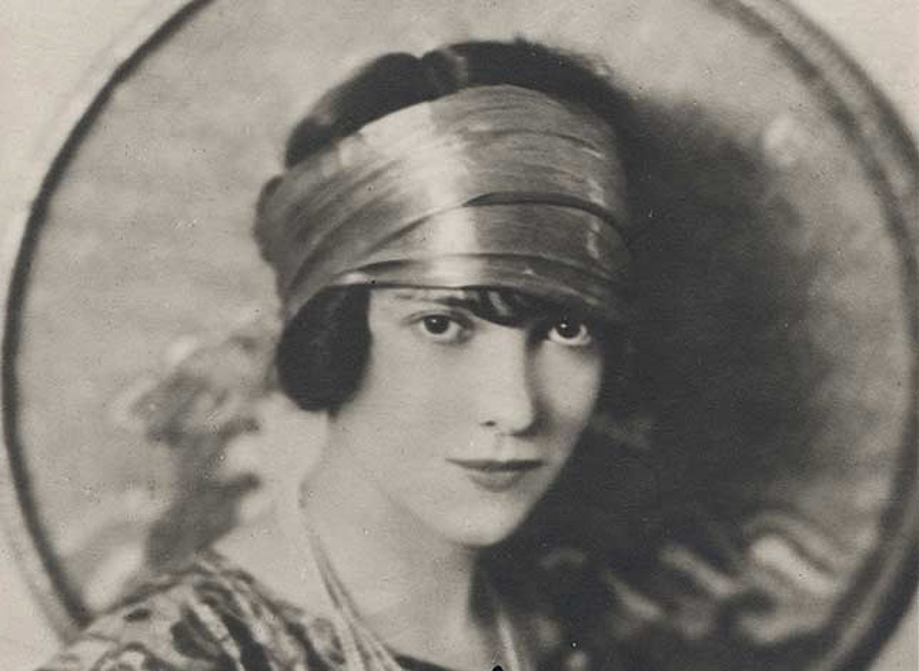 B&W portrait of Adele Astaire looking at camera  - 1919