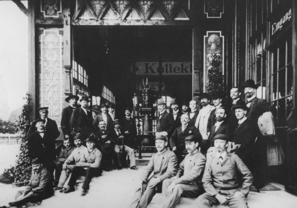 German engineer Rudolf Diesel (1858 - 1913) (centre wearing light hat) with his workers