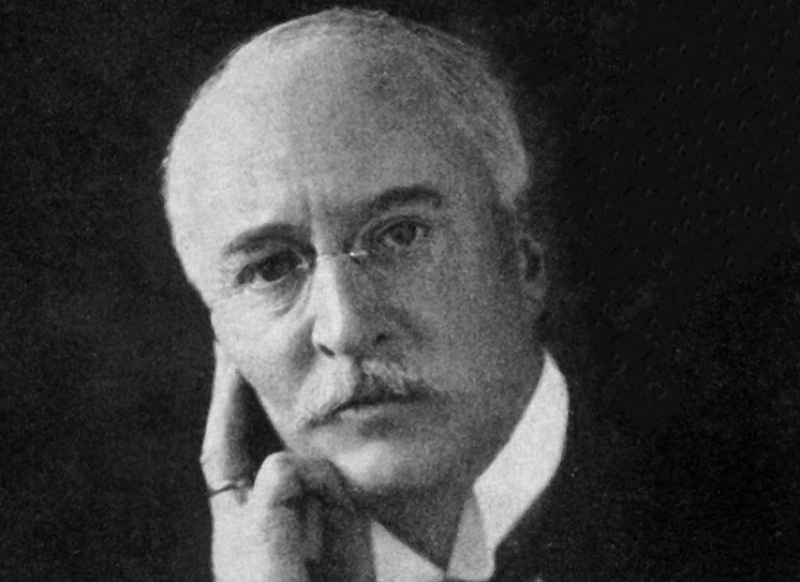 Rudolf Diesel in suit