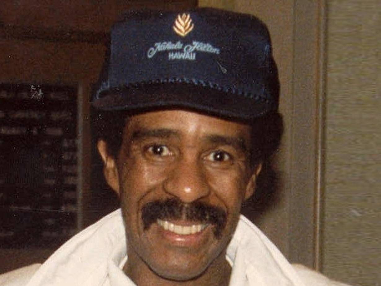 Richard Pryor is smiling at camera - 1986