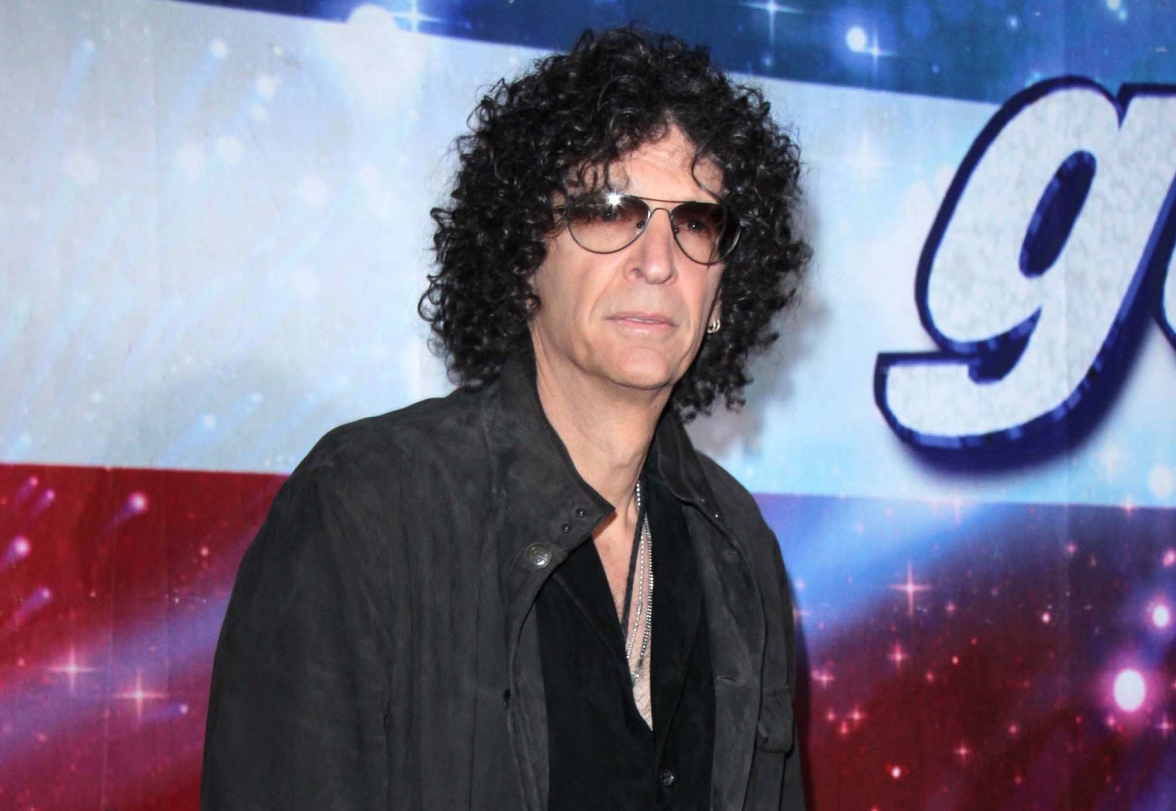 Howard Stern arrives at the 