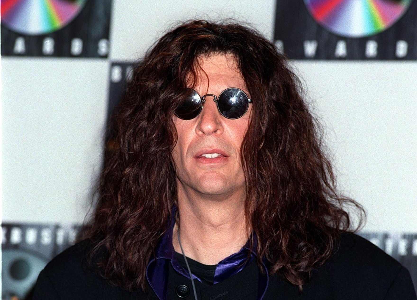 HOWARD STERN at the Blockbuster Entertainment Awards in Hollywood. - 1998