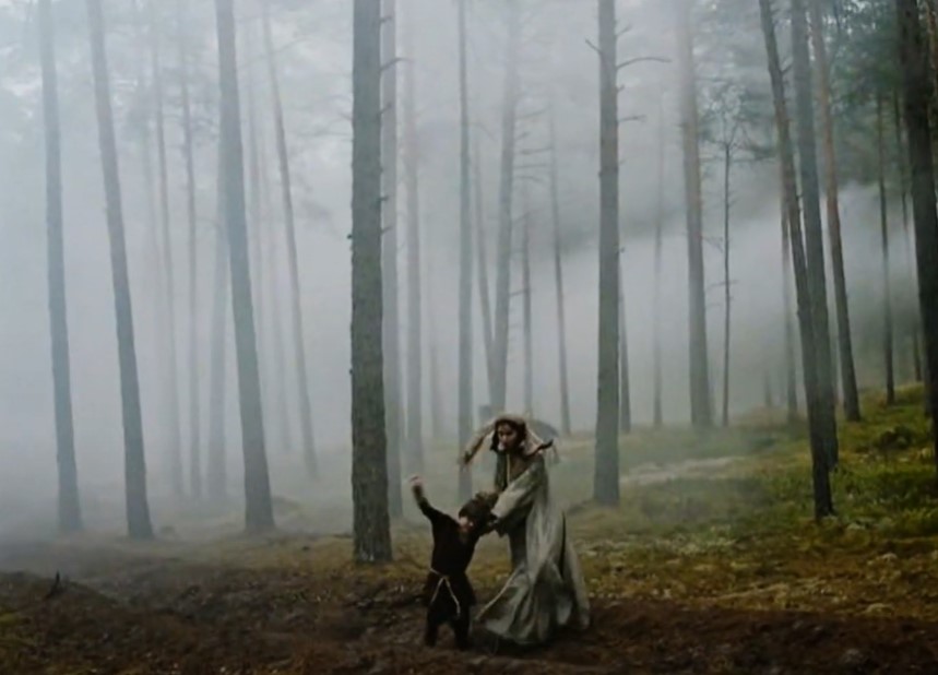 Mariya Andreeva as Sophia Palaiologina  running at a forest