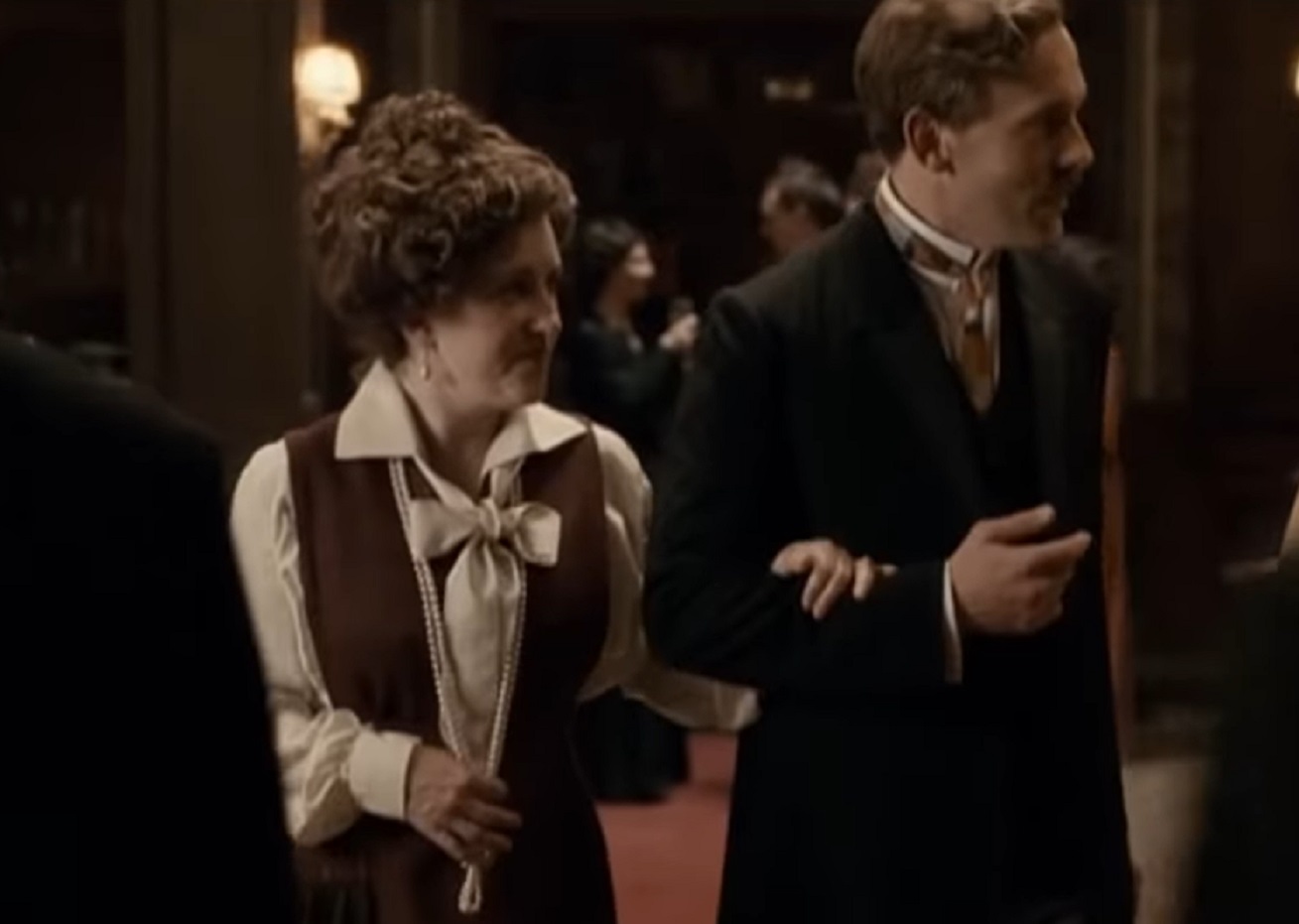 Screenshot: Lady Duff-Gordon and Cosmo Duff-Gordon are looking at side- from Titanic (Mini Series 2012)