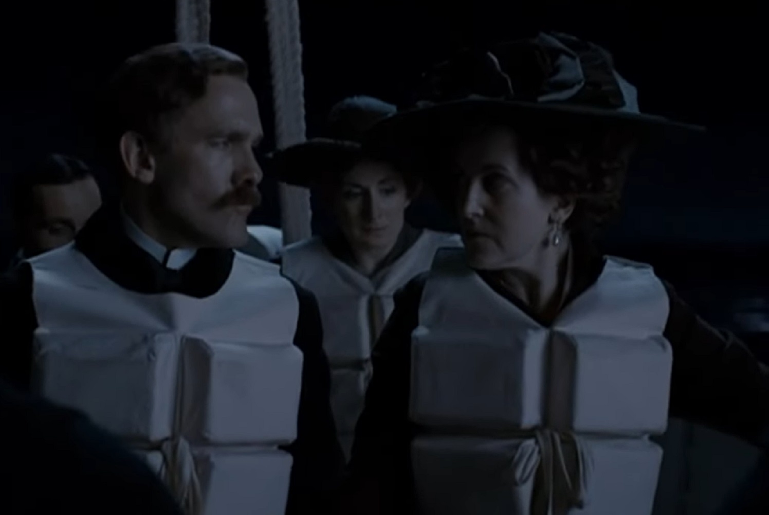 Screenshot: Lady Duff-Gordon and Cosmo Duff-Gordon are looking at each other - from Titanic (Mini Series 2012)