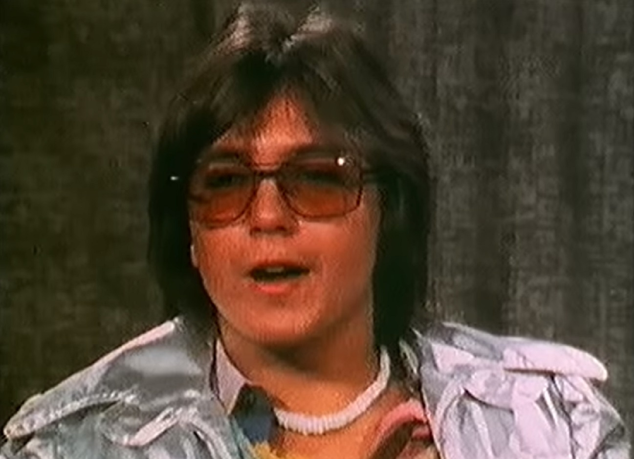 David Cassidy wearing sunglasses is looking at side and talking - from David Cassidy - The Last Session (2018)