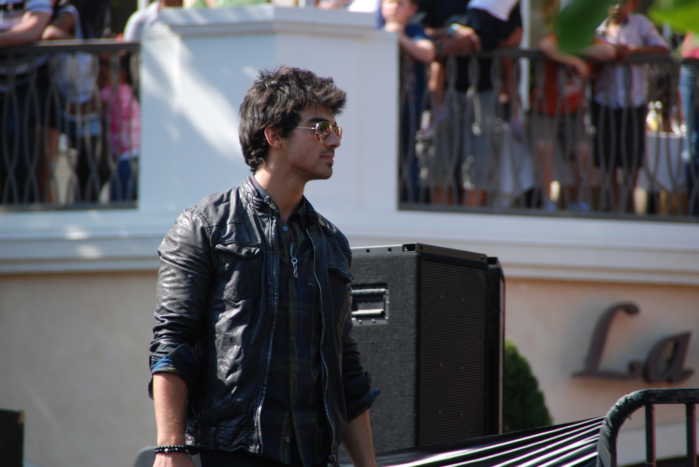 Joe Jonas performs at The Jonas Brothers summer tour kickoff at The Grove on May 15, 2010 in Los Angeles, California.