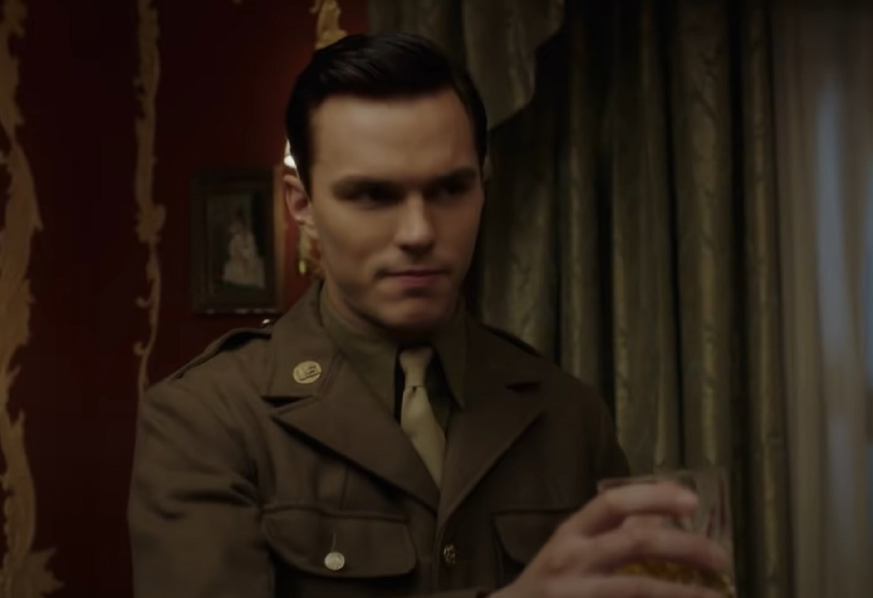 Screenshot: J.D. Salinger wearing military uniform  is looking at front - from Rebel in the Rye (2017)