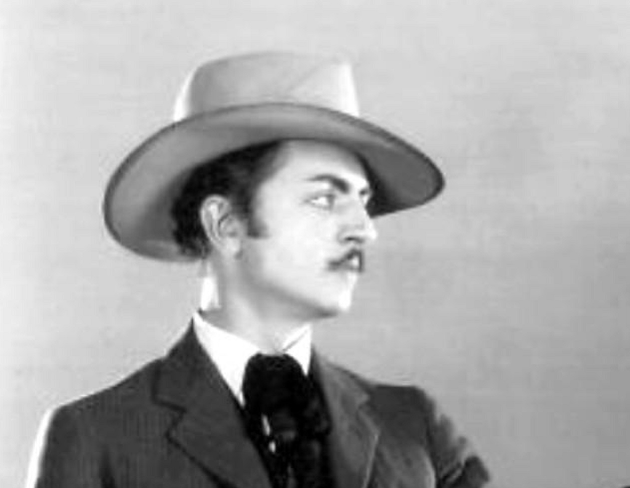 William Powell wearing suit an cowboy hat - in ''Nevada'' -1927
