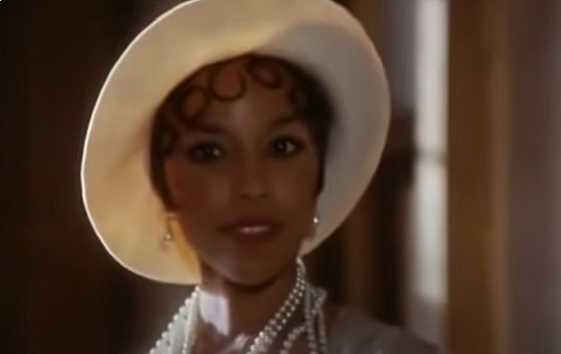 Lynn Whitfield as Josephine Baker performing