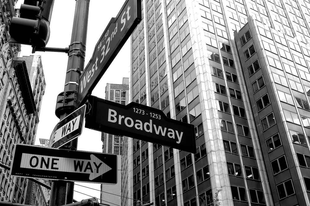 Broadway arrow one way black and white