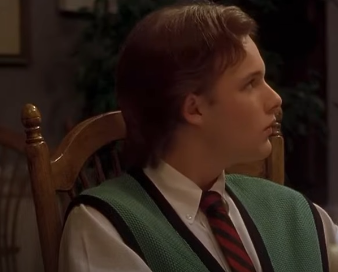 Screenshot of the actor Brad Renfro from the Movie Apt Pupil (1995) depicting a teenager, lookin to the right