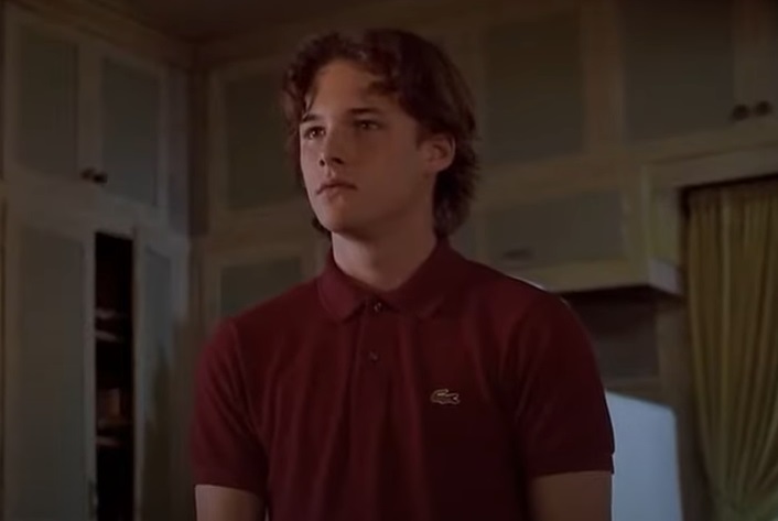 Screenshot of the actor Brad Renfro from the Movie Apt Pupil (1995) depicting a teenager, facing the camera