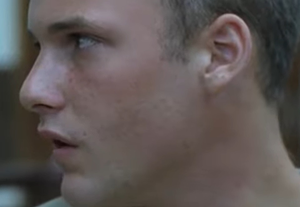 Screenshot of the actor Brad Renfro from the Movie Bully (2001) depicting a young man, looking to the left