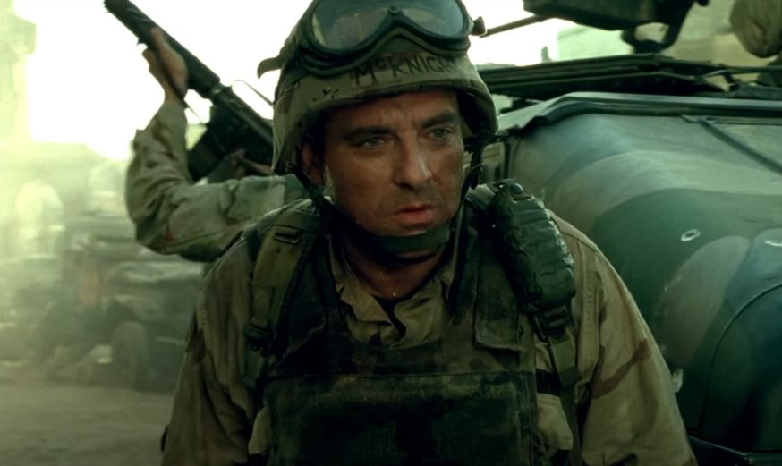 Tom Sizemore in Black Hawk Down  in uniform