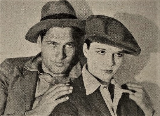 Grayscale photo of the actor and actress Richard Arlen and Louise Brooks from the movie Beggars of Life