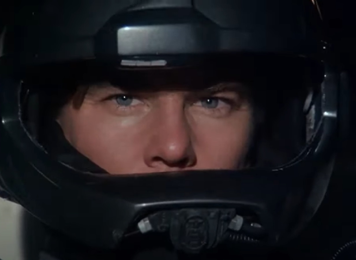 Screenshot: Jan-Michael Vincent wearing  black helicopter helmet - from Airwolf (1984-86)