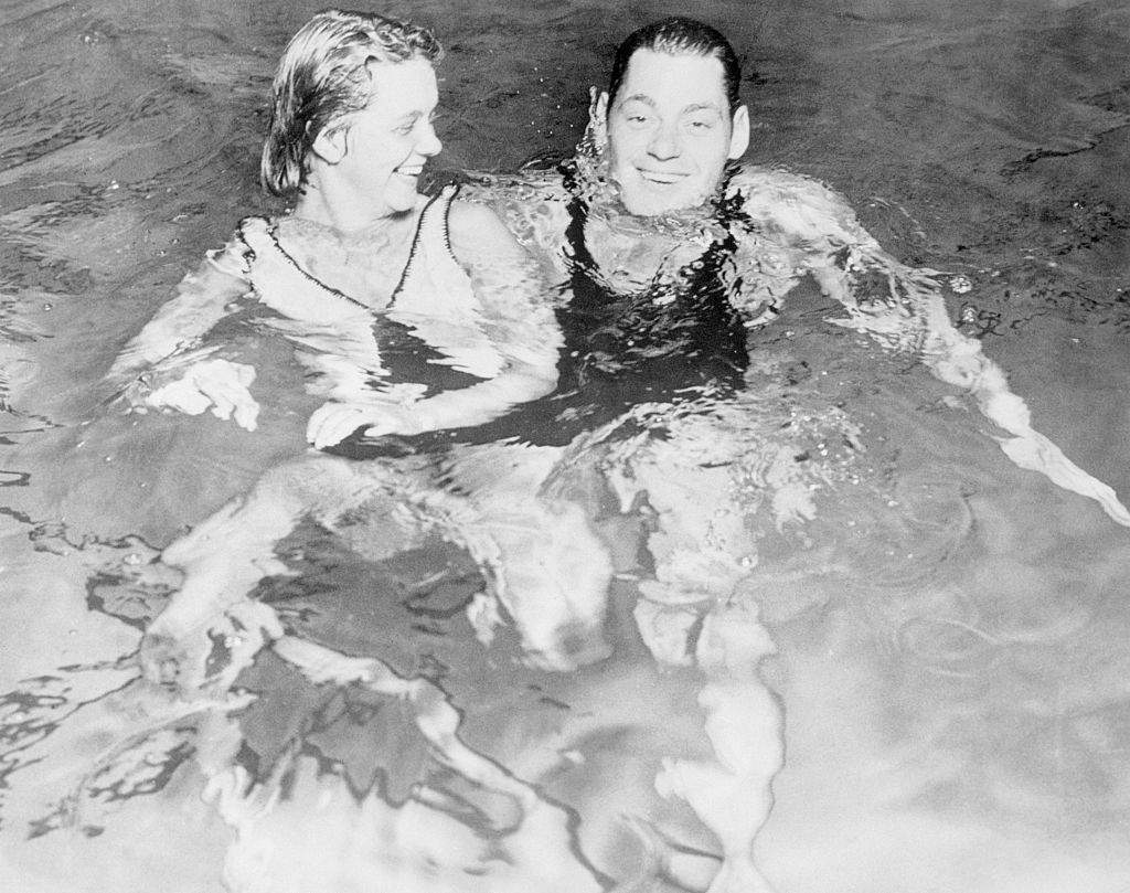 Johnny and Bobbe Weismuller Swimming