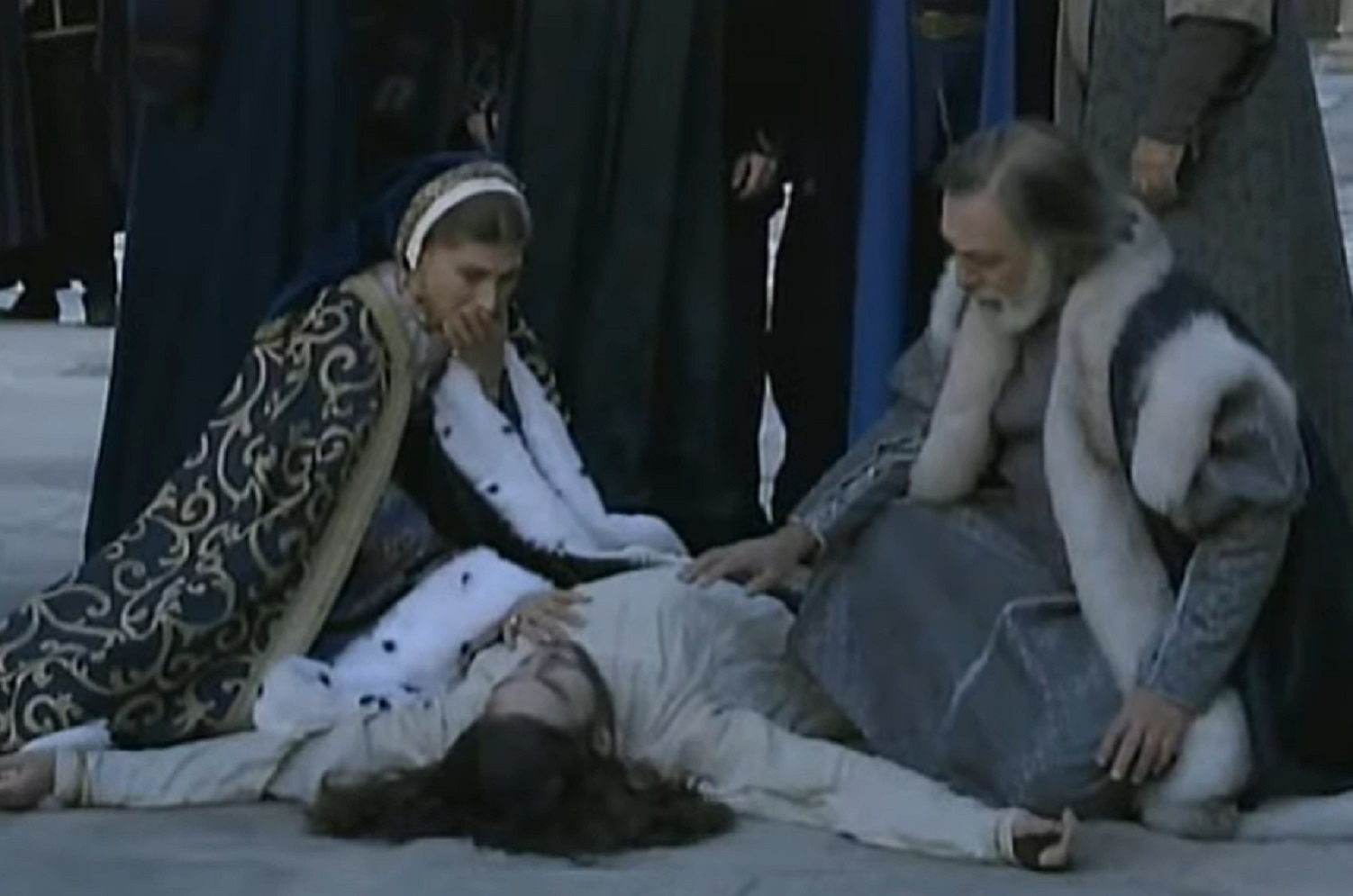 Screenshot of Charles VIII of France with long laying on the ground - from Isabel (2011-2014)