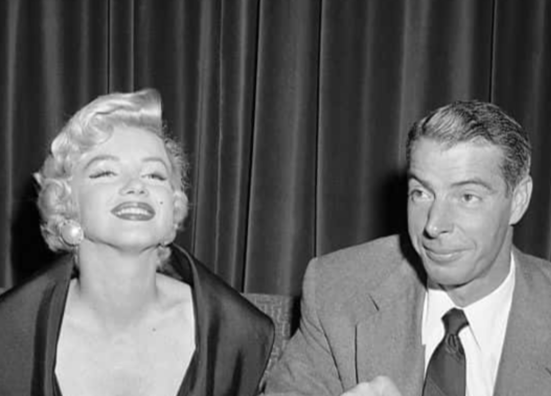 Marilyn Monroe and Joe DiMaggio Dining.