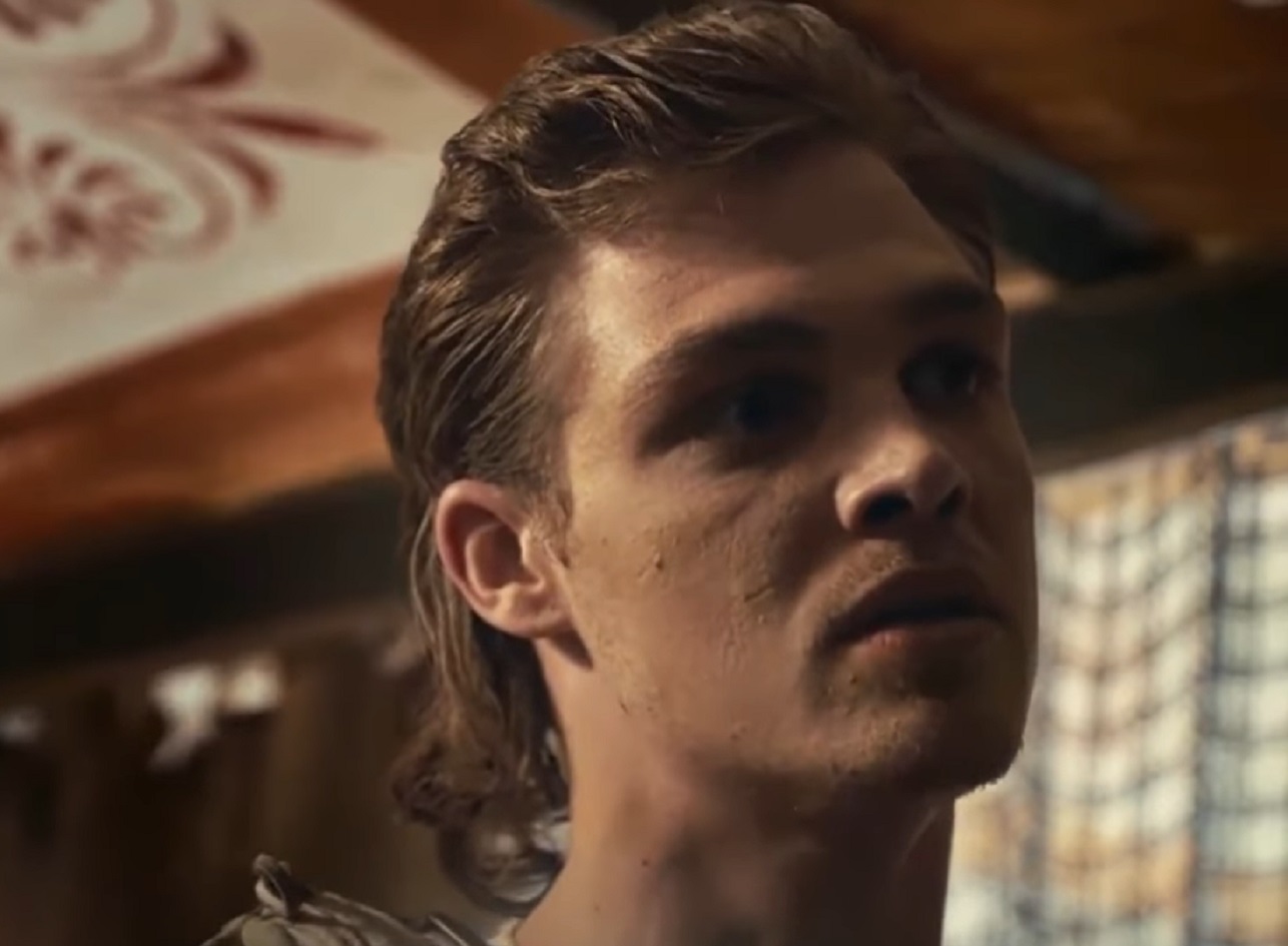 Screenshot of Alexander The Great looking at front upset - from Alexander the Great (2014)