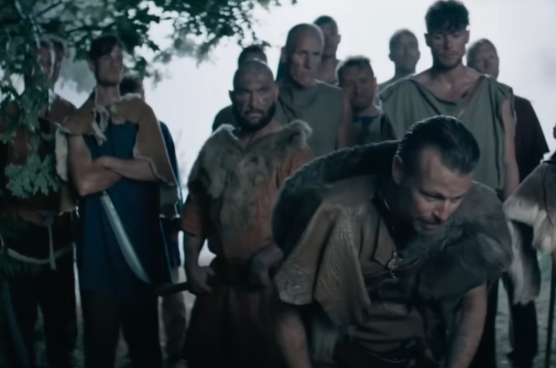 Boudica's people bowing to their queen