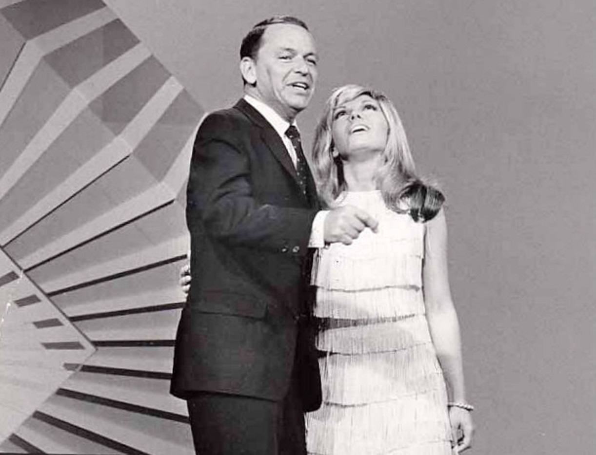 B&W photo of Frank And Nancy Sinatra - 1966