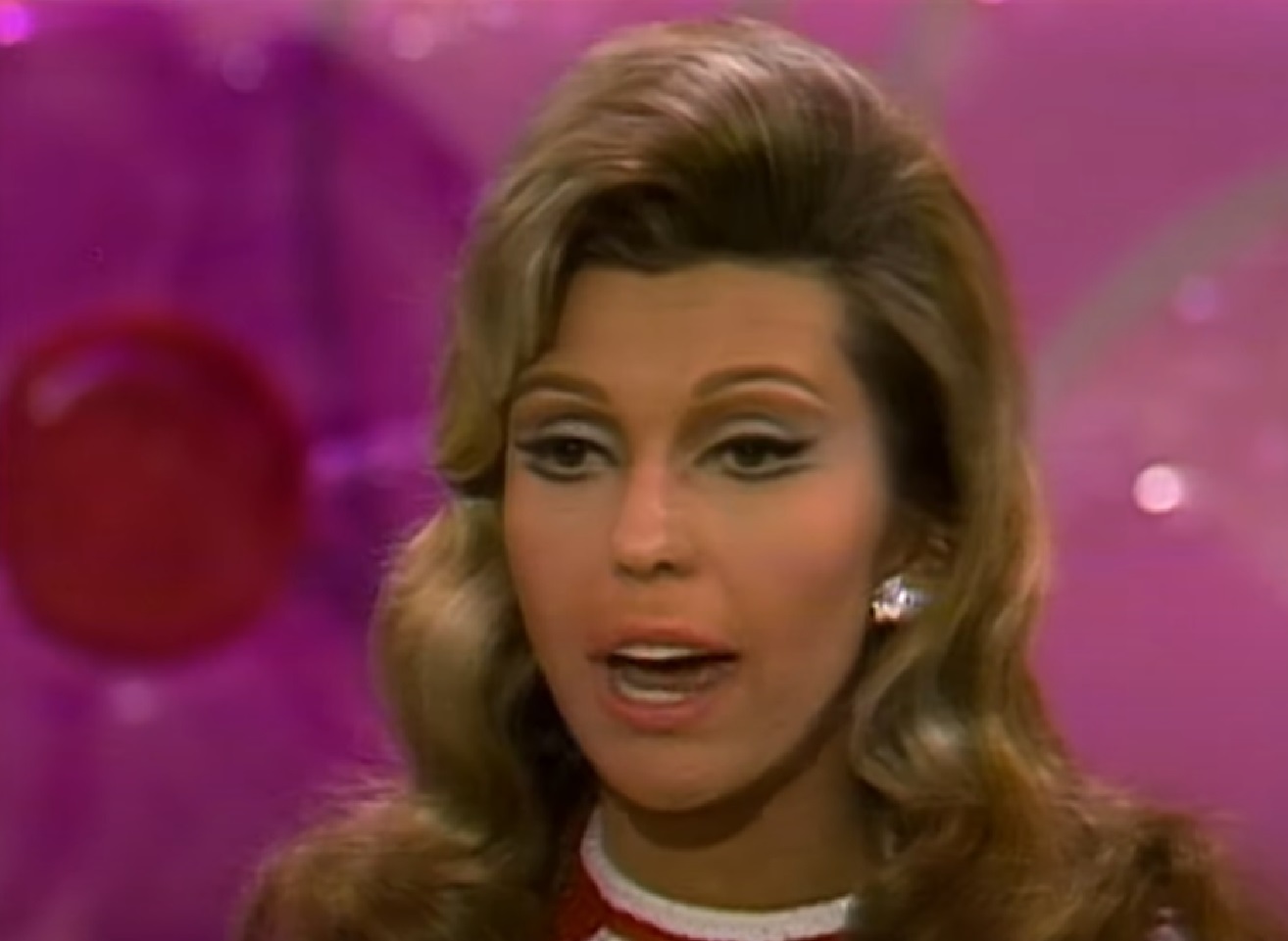 Screenshot of Nancy Sinatra is singing in studio - from The Ed Sullivan Show (1948-71)