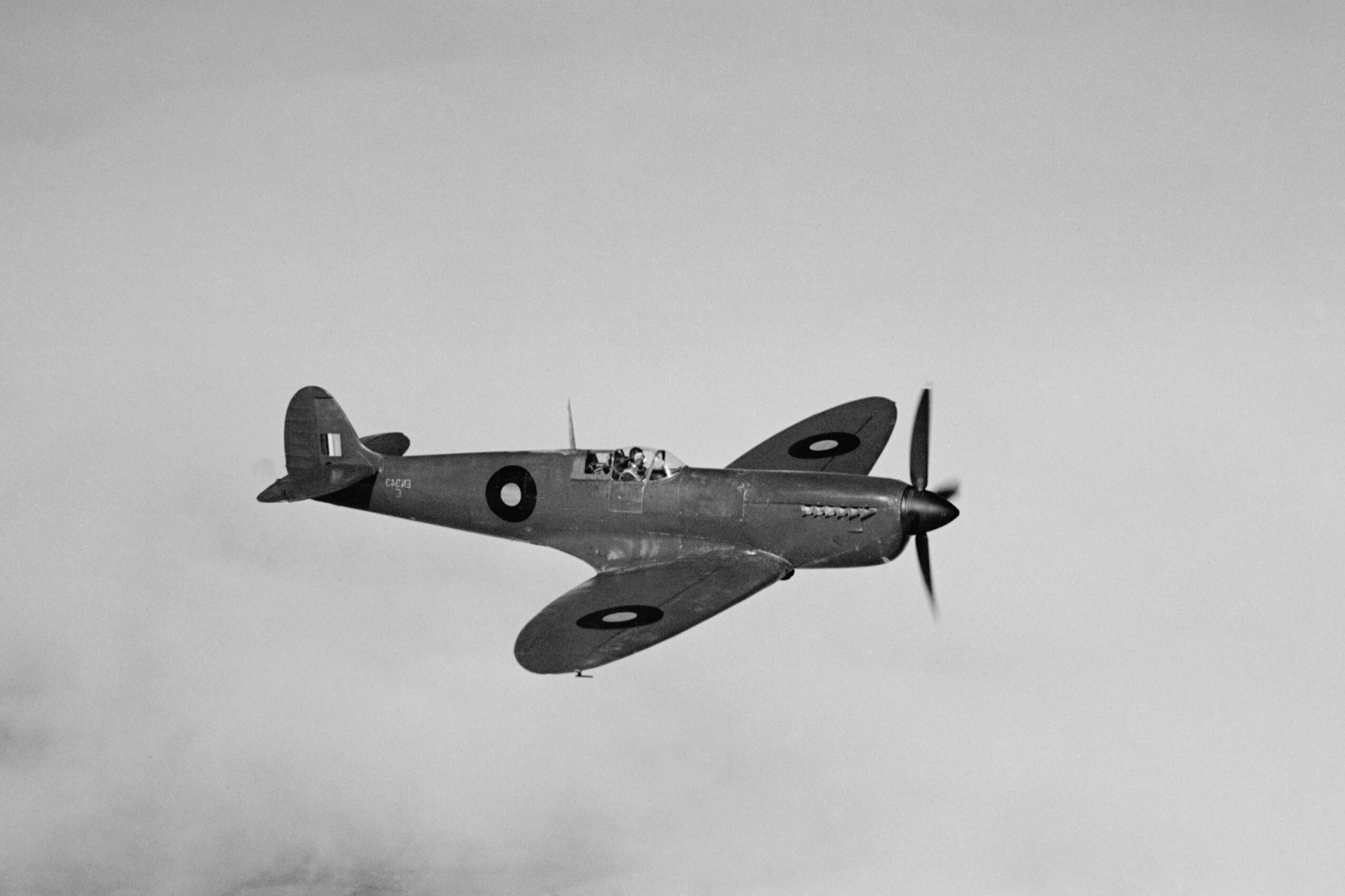 Aircraft Of The Royal Air Force, 1939-1945- Supermarine Spitfire. Ch18430