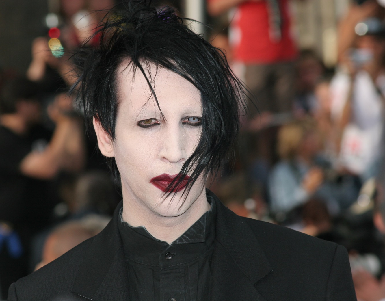 Musician Marilyn Manson attends the 'Selon Charlie' premiere - 2006