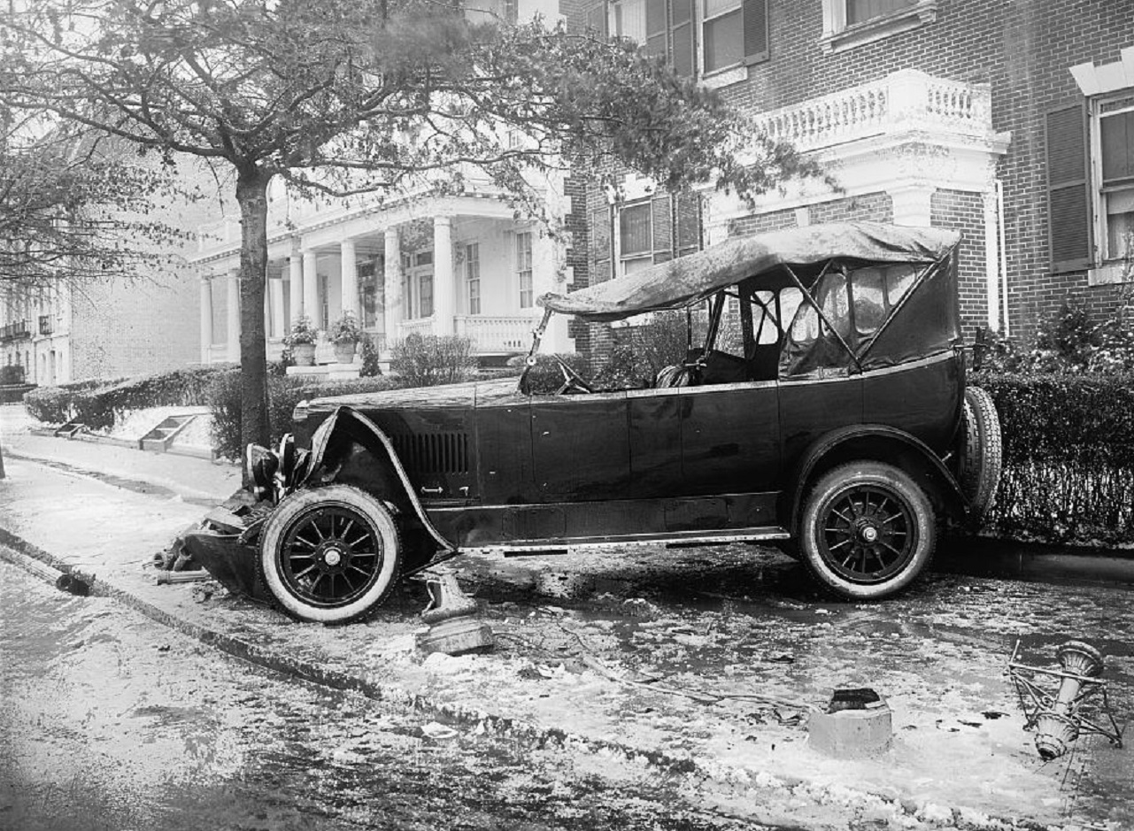 Public domain photograph of damaged automobile, car, the 1920s or 1930s,