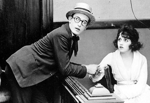 Actor an Actress Harold Lloyd and Bebe Daniels in the movie 