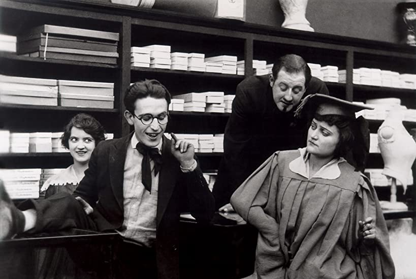 Bebe Daniels, William Gillespie, Harold Lloyd, and Nina Speight in The Movie Here Come the Girls