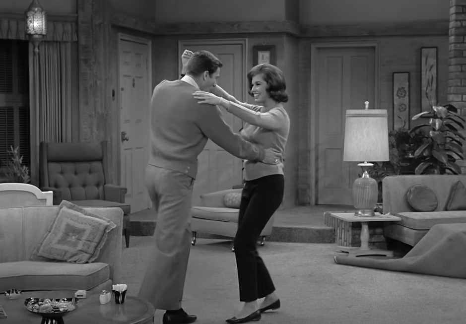 Mary Tyler Moore  in  Dick Van Dyke Show with Dick Van Dyke dancing