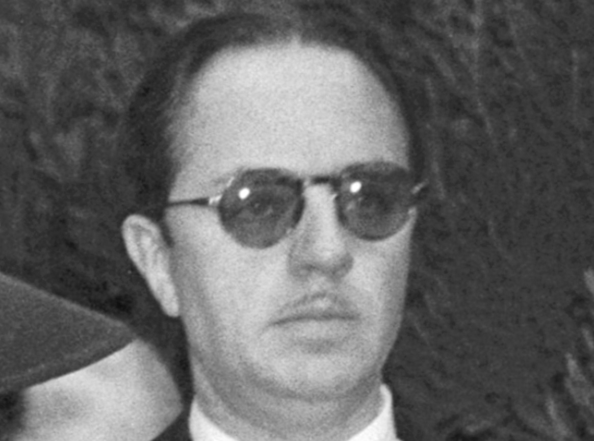 William Powell walking to Jean Harlow's funeral service, Los Angeles. - 1937