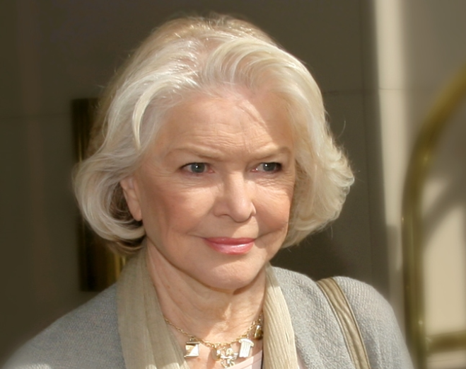 Portrait Photo of the American Actress Ellen Burstyn at the Toronto International Film Festival wearing light colored outfit and necklace