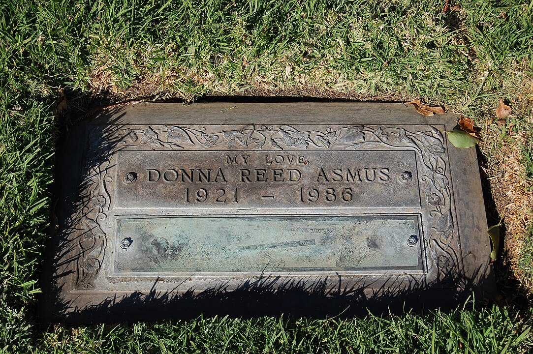 Donna Reed grave at Westwood Village Memorial Park Cemetery