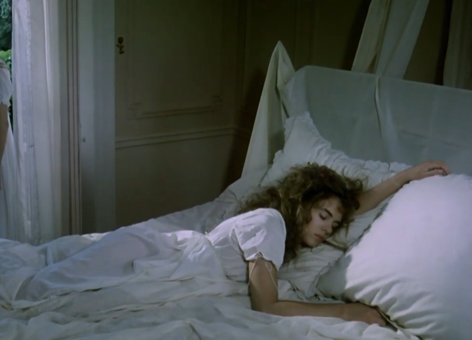 Portrait Photo of the English Actress Elizabeth Hurley portraying Claire Clairmont